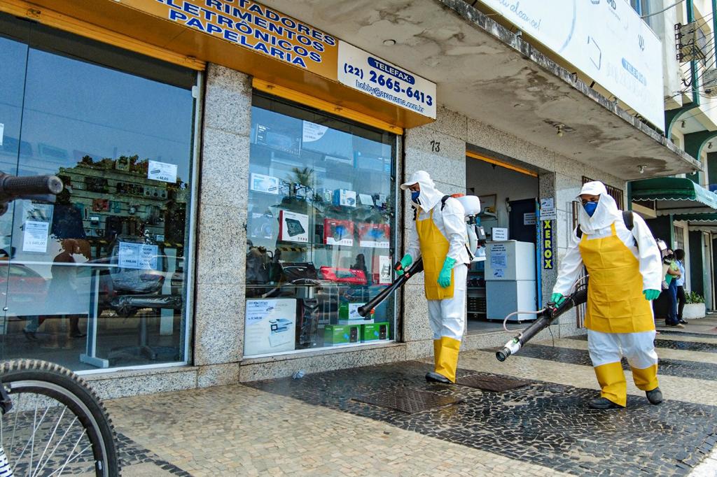 Prefeitura de Araruama realiza desinfecção de ruas e locais públicos de maior movimentação