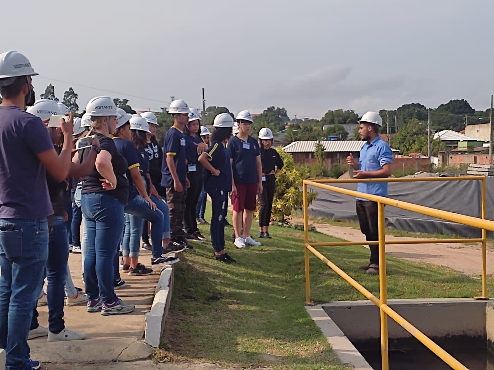 Plantio de mudas e visitas a ETE Ponte dos Leites marcam o início das comemorações pelo Dia Mundial do Meio Ambiente em Araruama