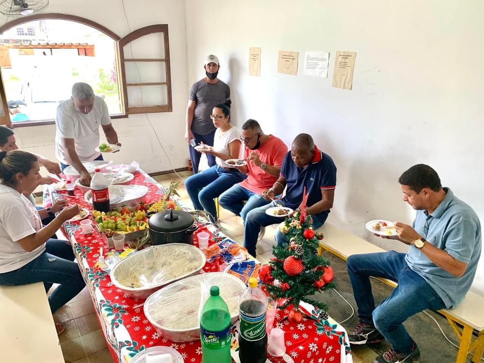 Prefeitura de Araruama realiza almoço de natal para pessoas em situação de rua
