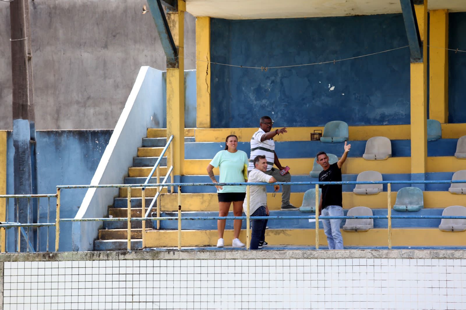 Ídolo do Vasco, ex-jogador Luisinho Quintanilha, visita  estádio onde irá coordenar o projeto da prefeitura Milésimo Gol Rei Pelé